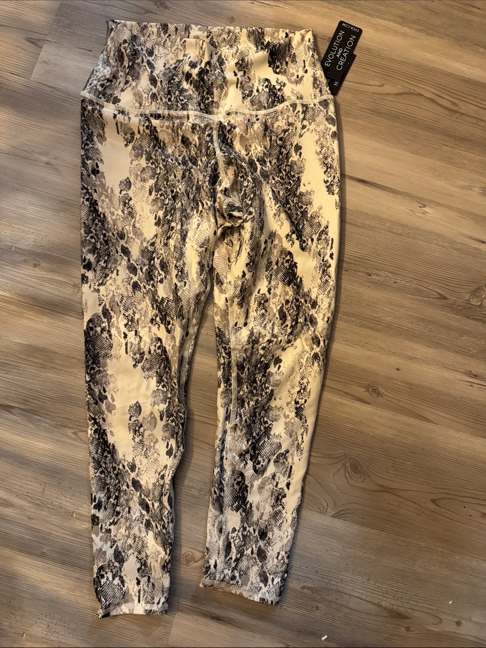 Evolution and Creation Cream and Black Snake-Print High-Waist Leggings